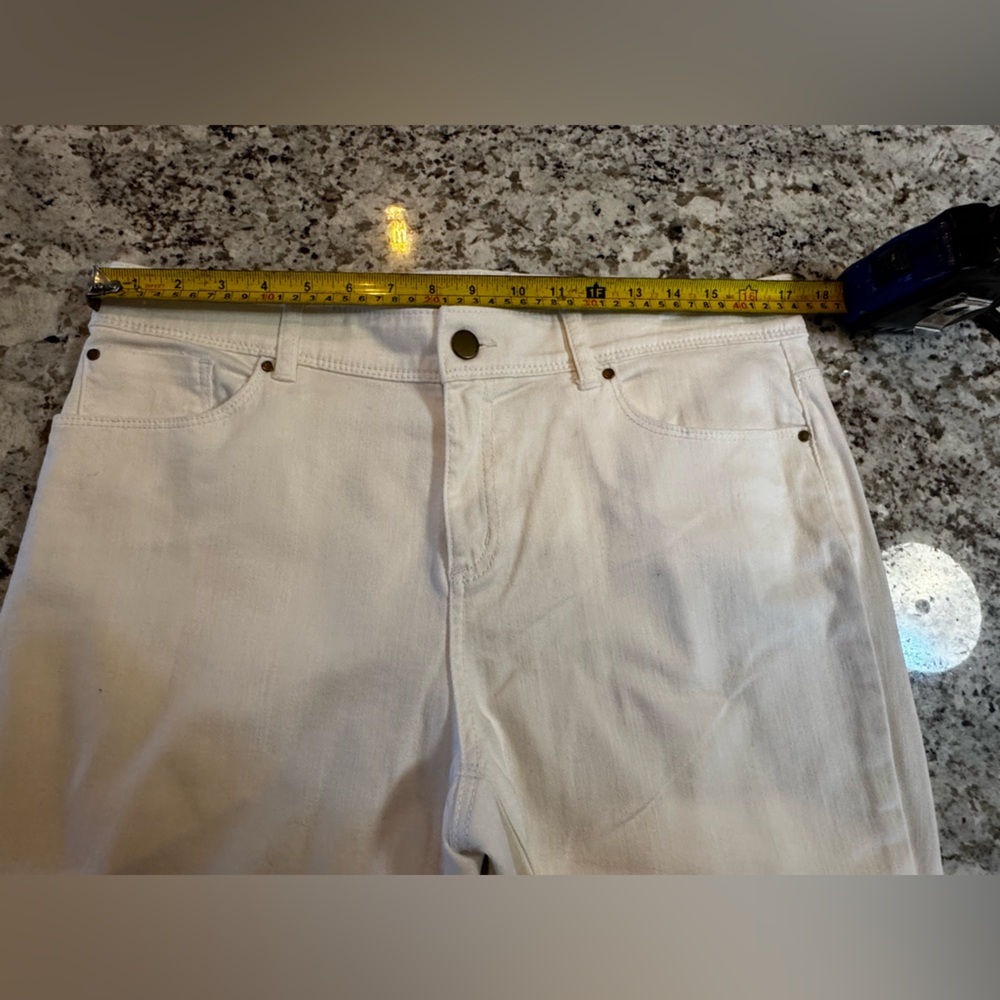 Chico's Classic White Ankle Jeans - Picture 6 of 9